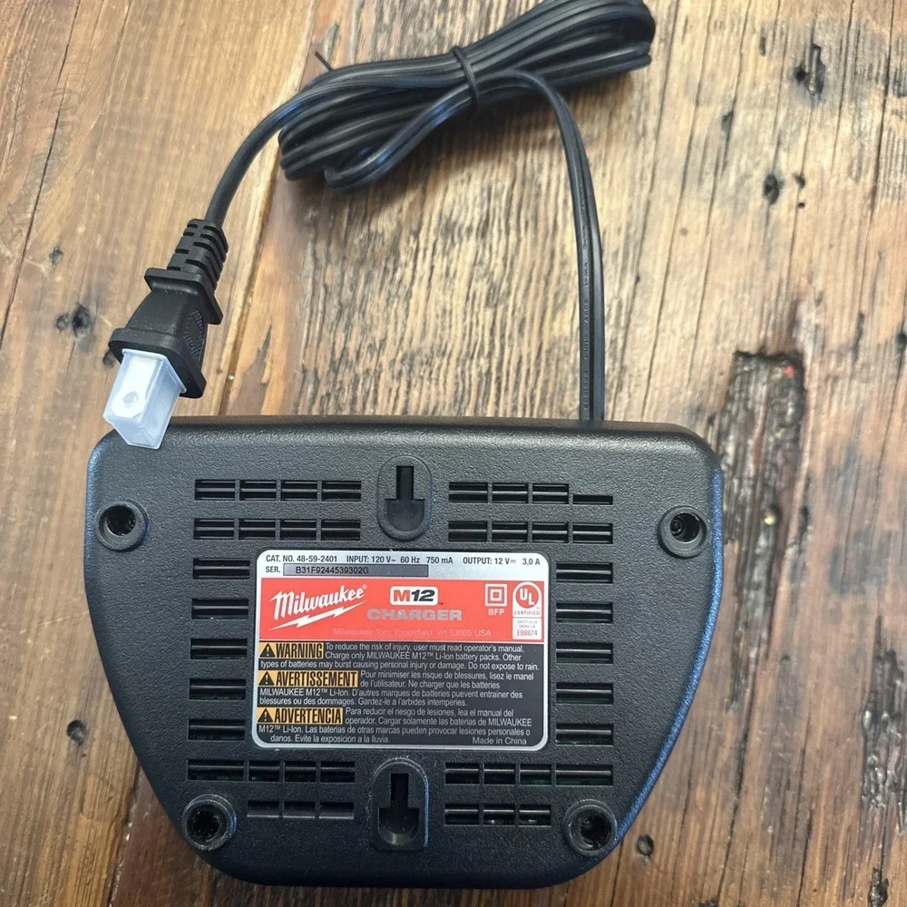 NEW Milwaukee 48-59-2401 M12 12V Lithium Ion Battery Charger 12 Volt